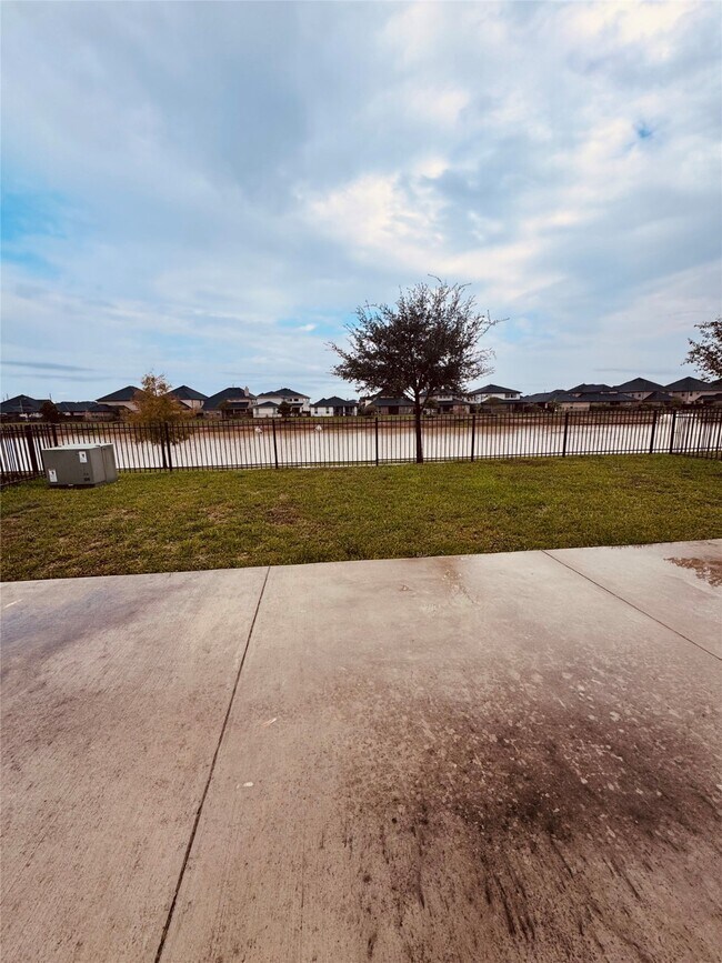 Building Photo - 28614 Hannahs Harbor Ln