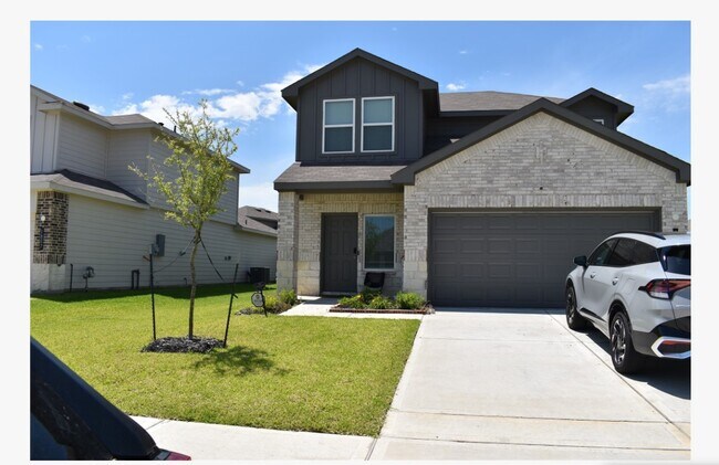 Primary Photo - 1811 Legacy Hills Dr