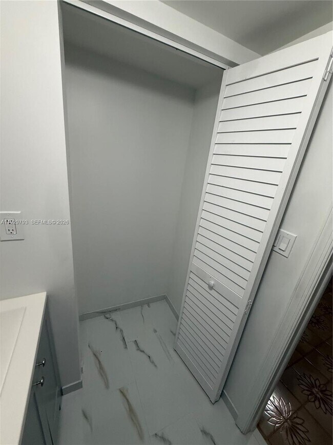 Building Photo - 6765 SW 19th St