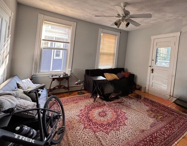 Building Photo - 17 Farragut Ave