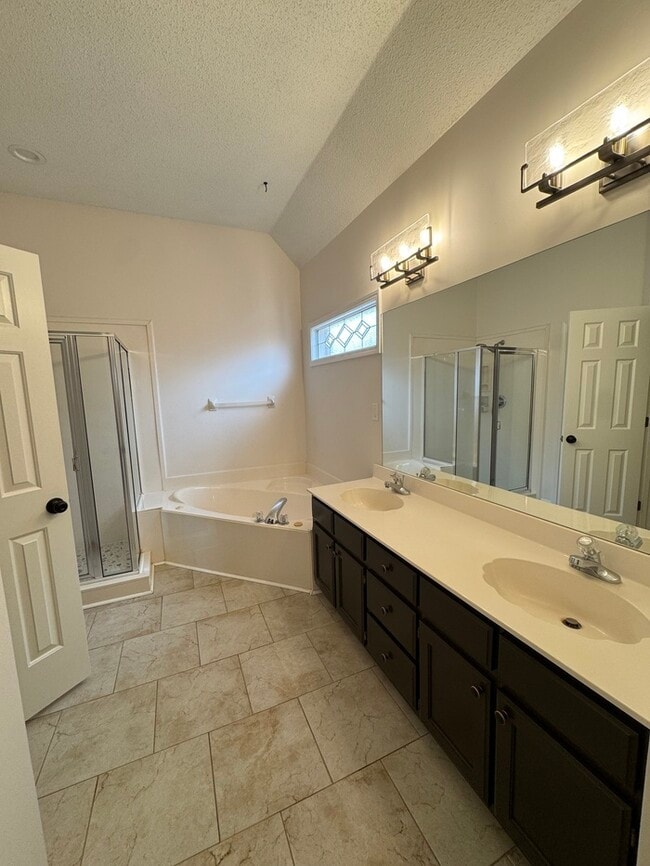 Building Photo - 1966 Abbott Cove