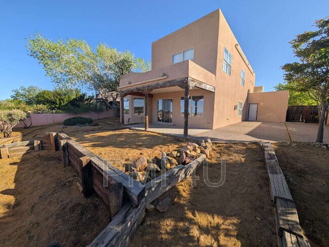 Building Photo - 511 Eugene Ct SE