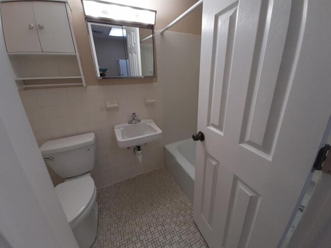 Building Photo - 157 Main Street, Unit B