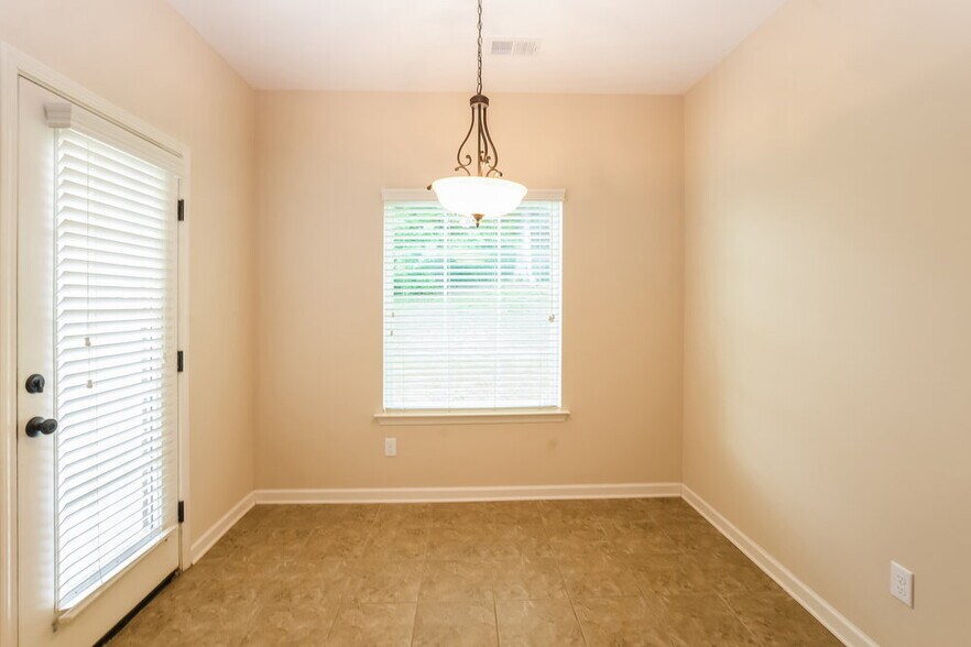 Building Photo - 6156 Trail Creek Ln