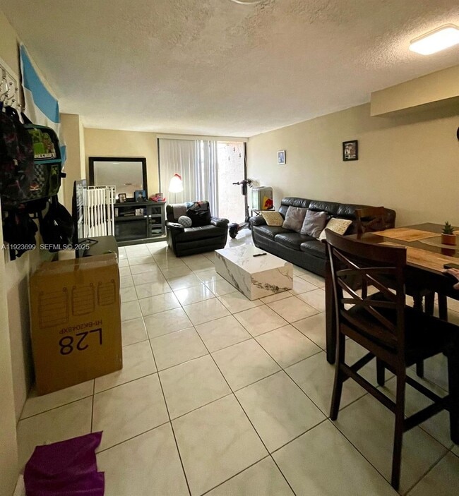 Building Photo - 20102 SW 123rd Dr