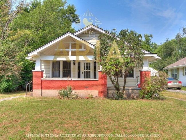 Primary Photo - Charming 2 Bedroom/1 Bath Norman Home - Av...