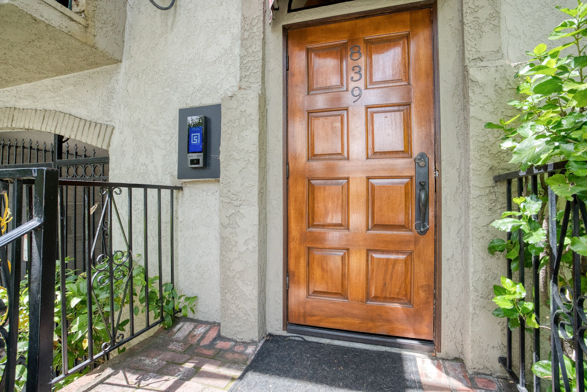 Building Photo - 839 S Holt Ave