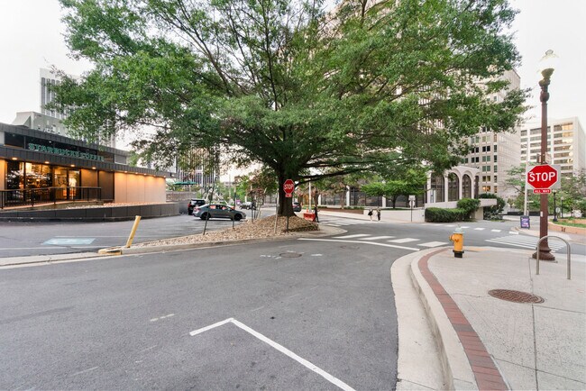 Building Photo - 1510 Clarendon Blvd