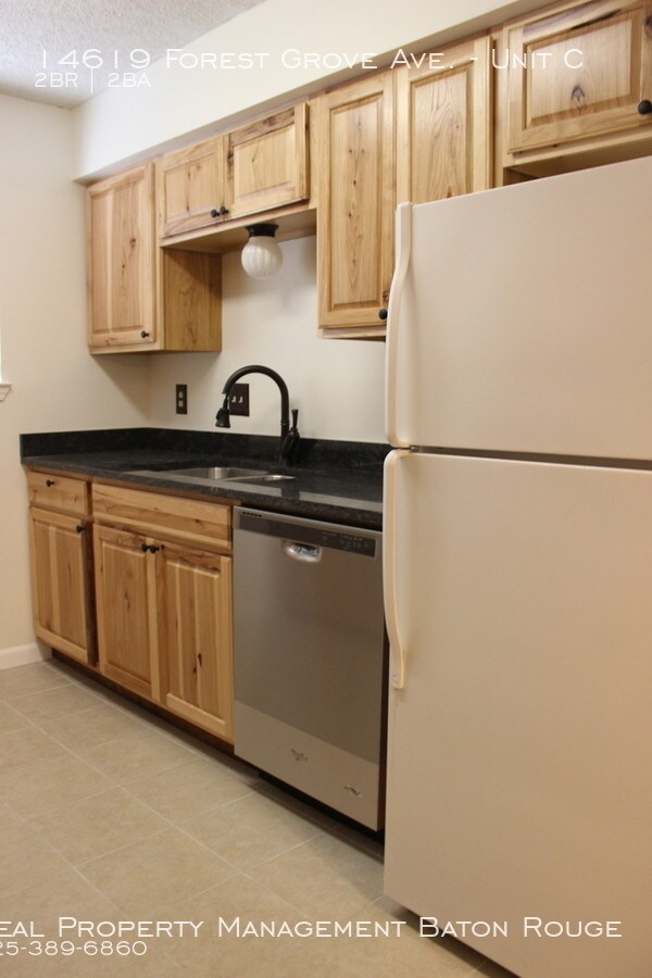 Building Photo - Move-In Ready Apartment in Central