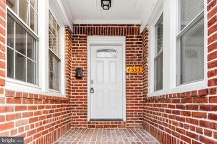 Building Photo - 4633 Kernwood Ave