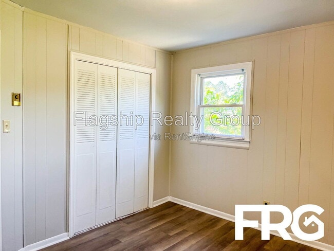 Building Photo - 231 Bunche Dr