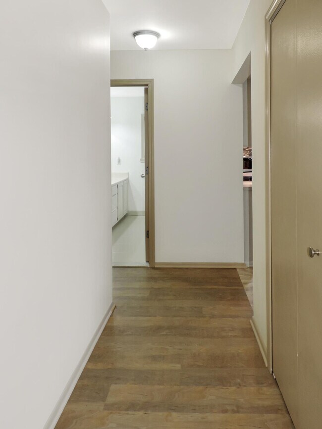 Building Photo - 37183 Vargo