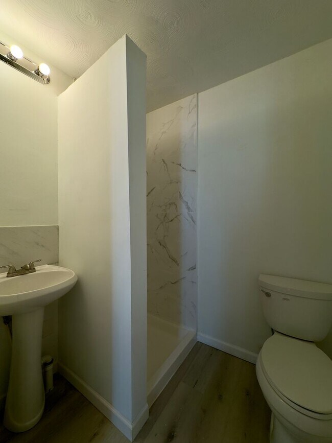 Building Photo - Charming 3 Bedroom/2 Bathroom Townhome in Rosedale, MD!