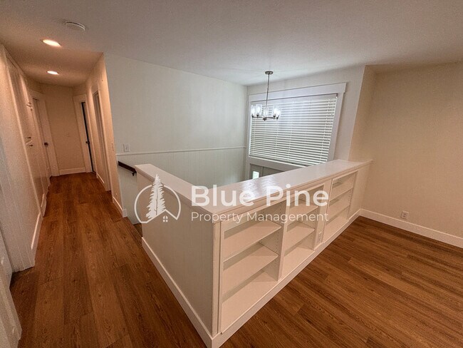 Building Photo - 351 Yale Ave