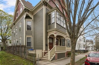 Building Photo - 22 Sycamore St