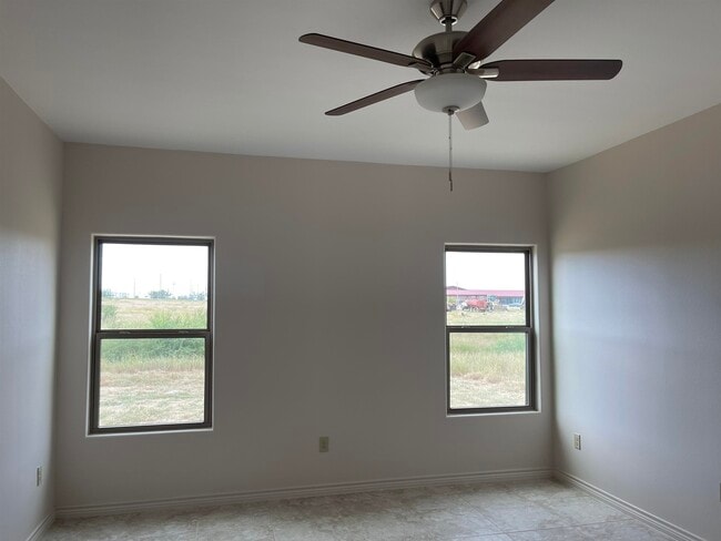 Building Photo - 6908 Molinos Dr