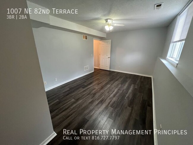 Building Photo - Recently Remodeled, 3 Bedroom, 2 Bath Town...