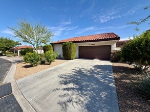 Building Photo - Wonderful Townhome in SE Vegas.