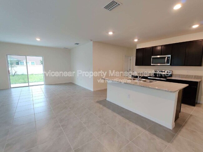 Building Photo - 32614 Canyonlands Dr