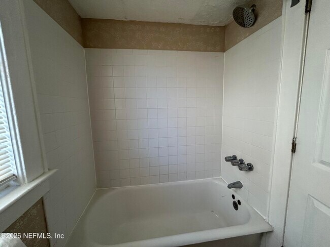 Building Photo - 2619 College St