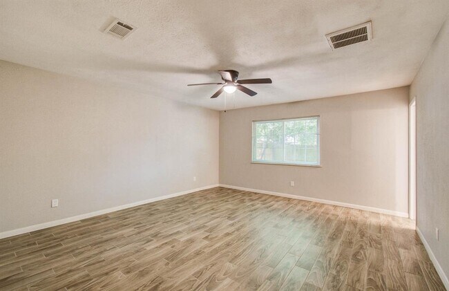 Building Photo - 17411 S Yorkglen Dr