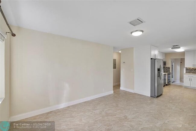 Building Photo - 1562 NE 36th St