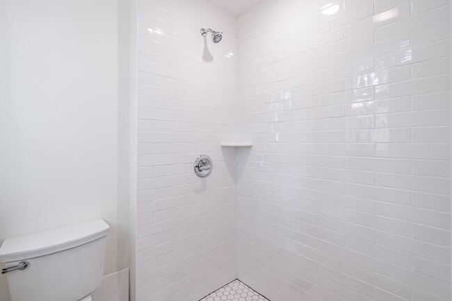 Building Photo - 2 bed 2 bath Peachtree Loft living in Buck...
