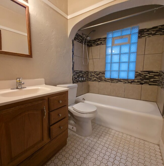 Building Photo - 18214 La Salle Rd