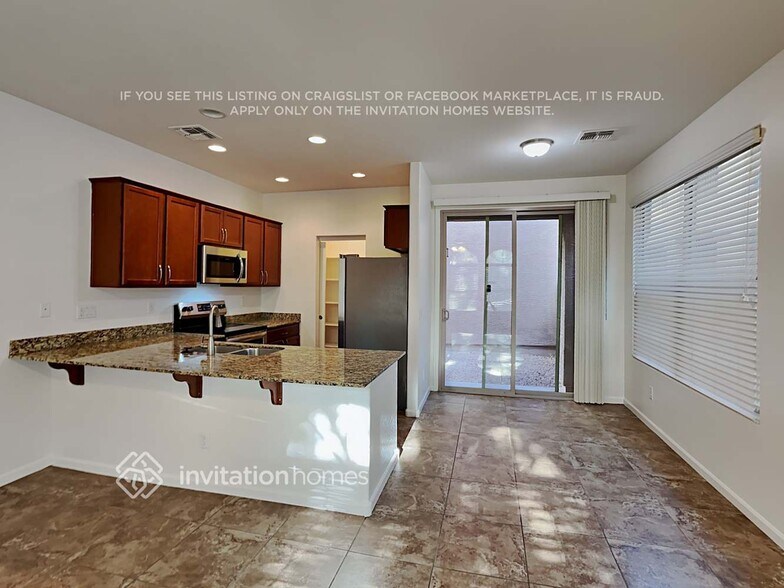 Building Photo - 1383 S Ponderosa Dr