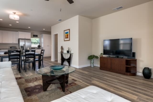 Building Photo - 2917 Paris Pl