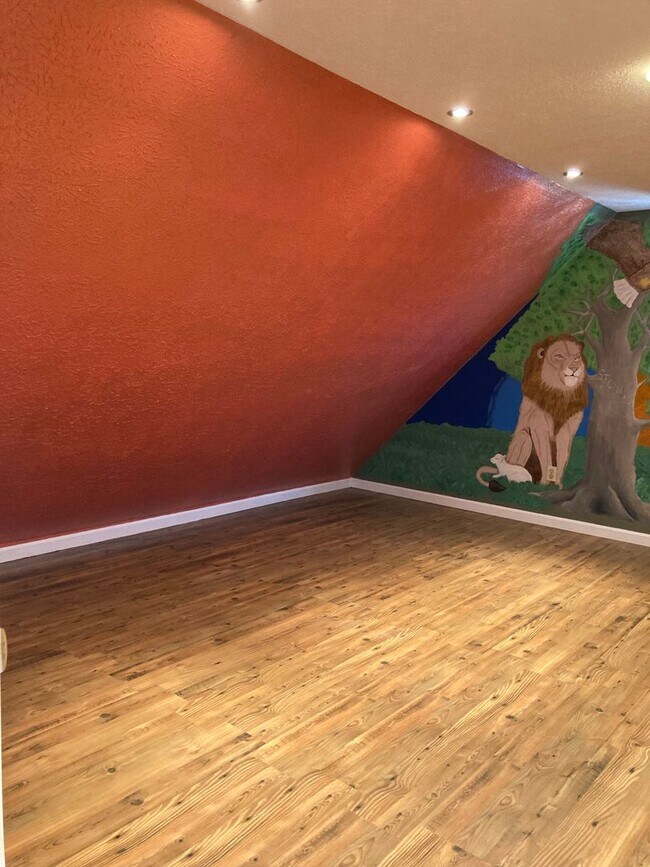 Building Photo - **Backyard offers Country Setting in City Limits**