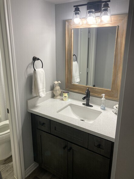 Primary Ensuite - 12500 Melville Dr