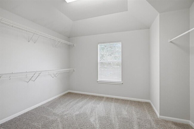 Building Photo - 2302 Brookhollow Terrace