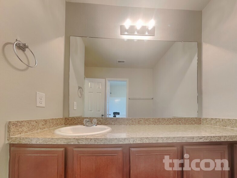 Building Photo - 21426 Jamals Way