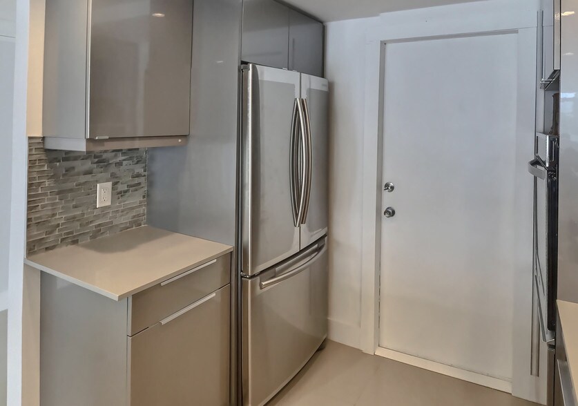 Building Photo - 3091 N Course Dr