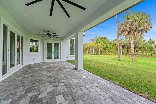 Building Photo - 18211 SE Old Trail Dr W