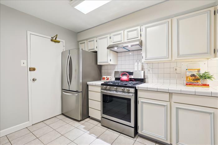 Building Photo - 1300 Army Navy Dr