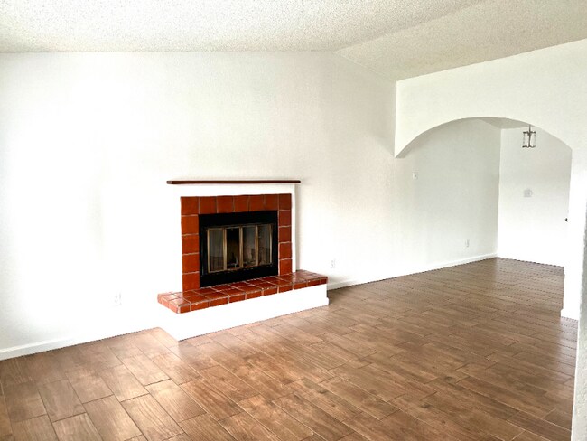 Building Photo - 4312 White Ln