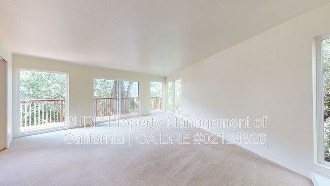 Building Photo - 236 San Carlos Ave