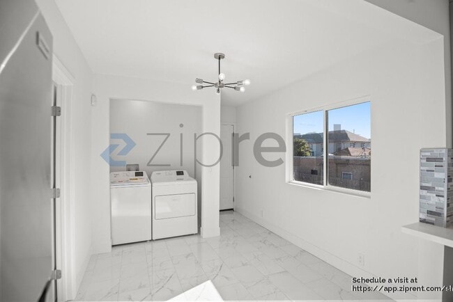 Building Photo - 2906 Adeline St