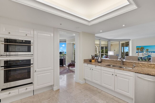 Building Photo - 4021 Gulf Shore Blvd N