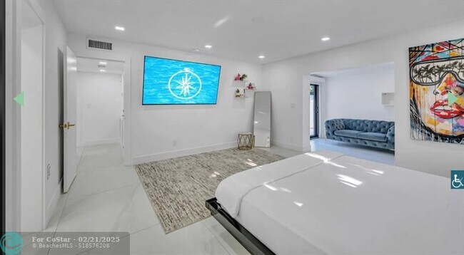 Building Photo - 2800 Bayview Dr