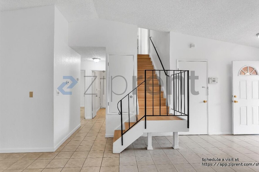 Building Photo - 2412 Sequoia Dr