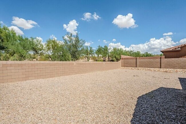 Building Photo - Pending/ Rented - Bright & Airy 4-Bedroom ...