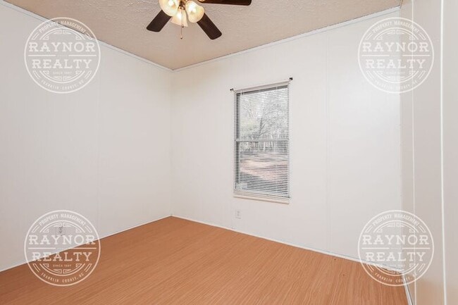 Building Photo - 756 Cooke Rd