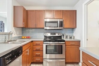 Building Photo - The Turn