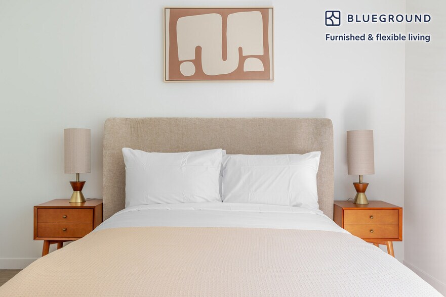 Building Photo - 350 Chastain Pl