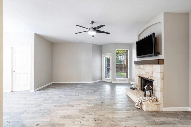 Building Photo - Gorgeous 4-bedroom home!