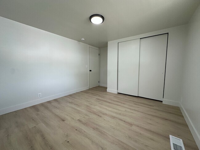 Building Photo - 3440 S 200 E