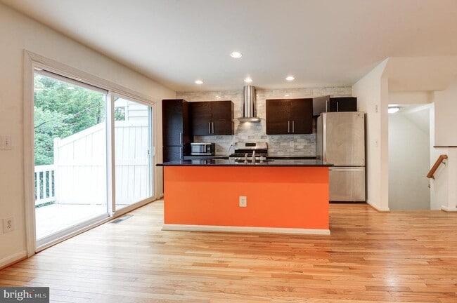 Building Photo - 12050 Edgemere Cir